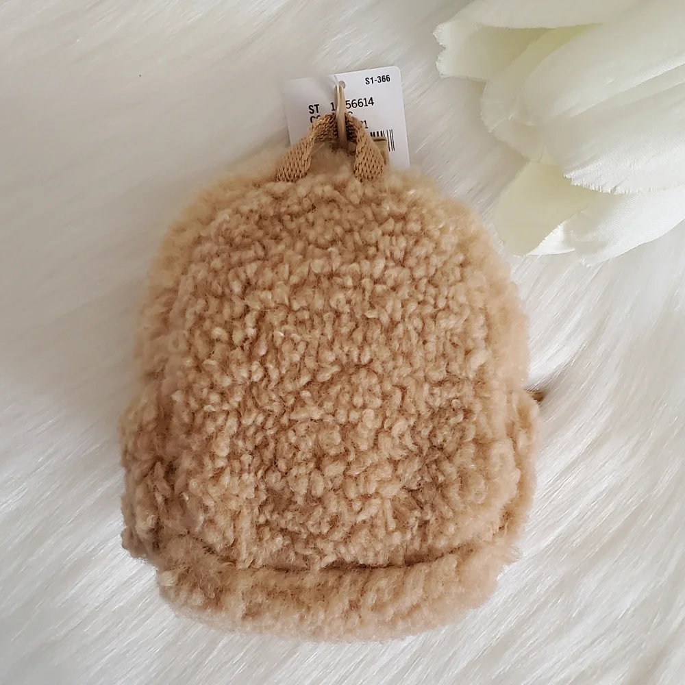Pink Victoria's Backpack Keychain - Picture 4 of 8